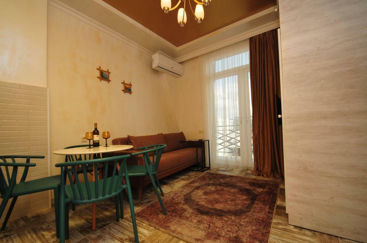 Apartments With A View Of The Trinity Holy Batumi Exterior foto