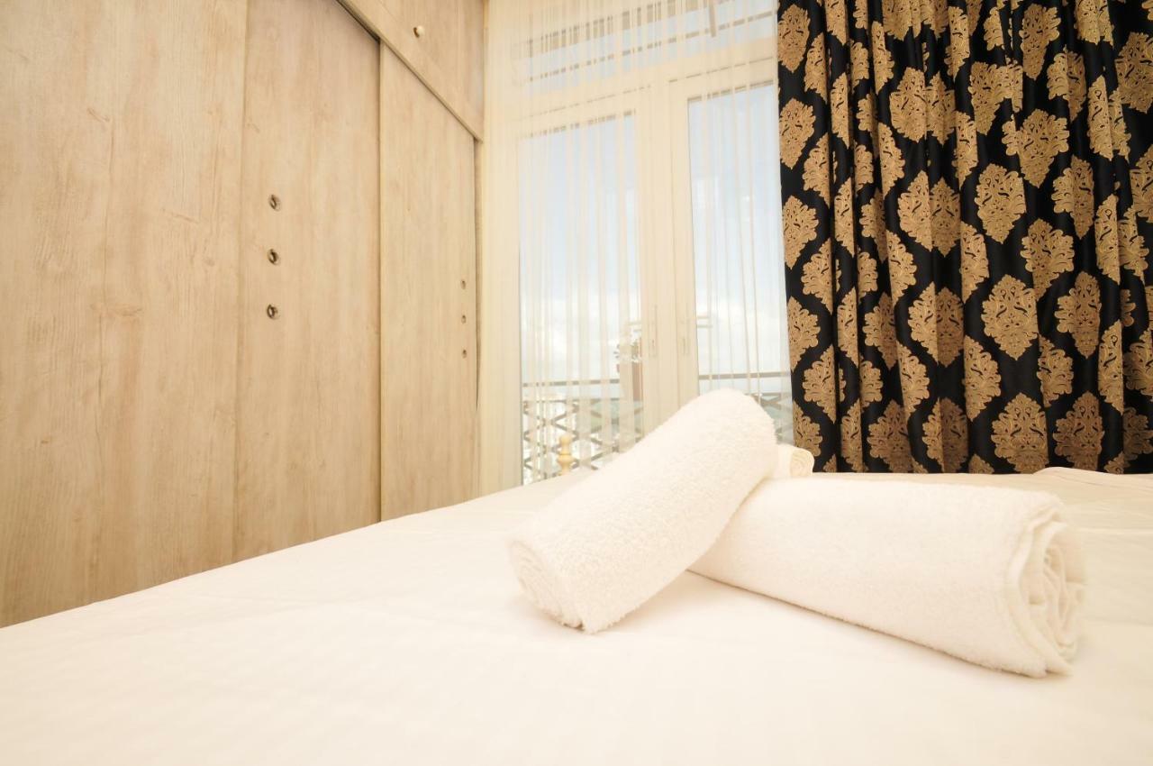 Apartments With A View Of The Trinity Holy Batumi Exterior foto